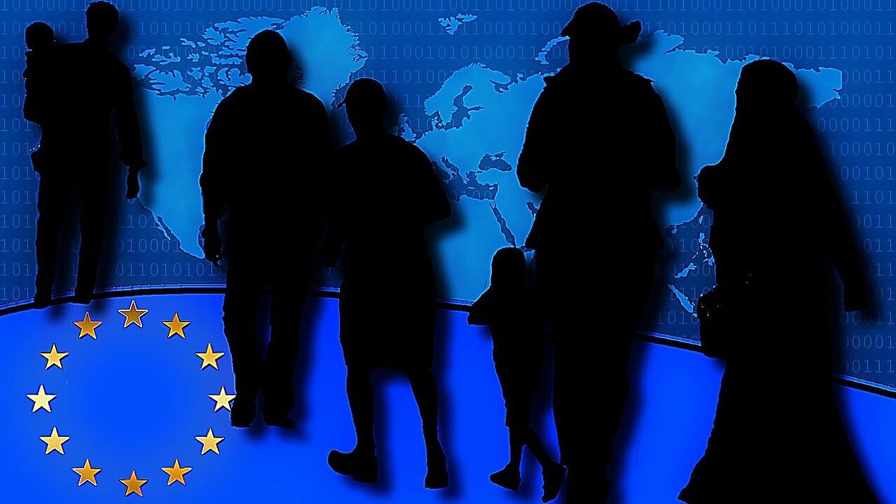 Illustration: Menschen stehen auf einer Weltkarte mit Europa-Flagge unten links.